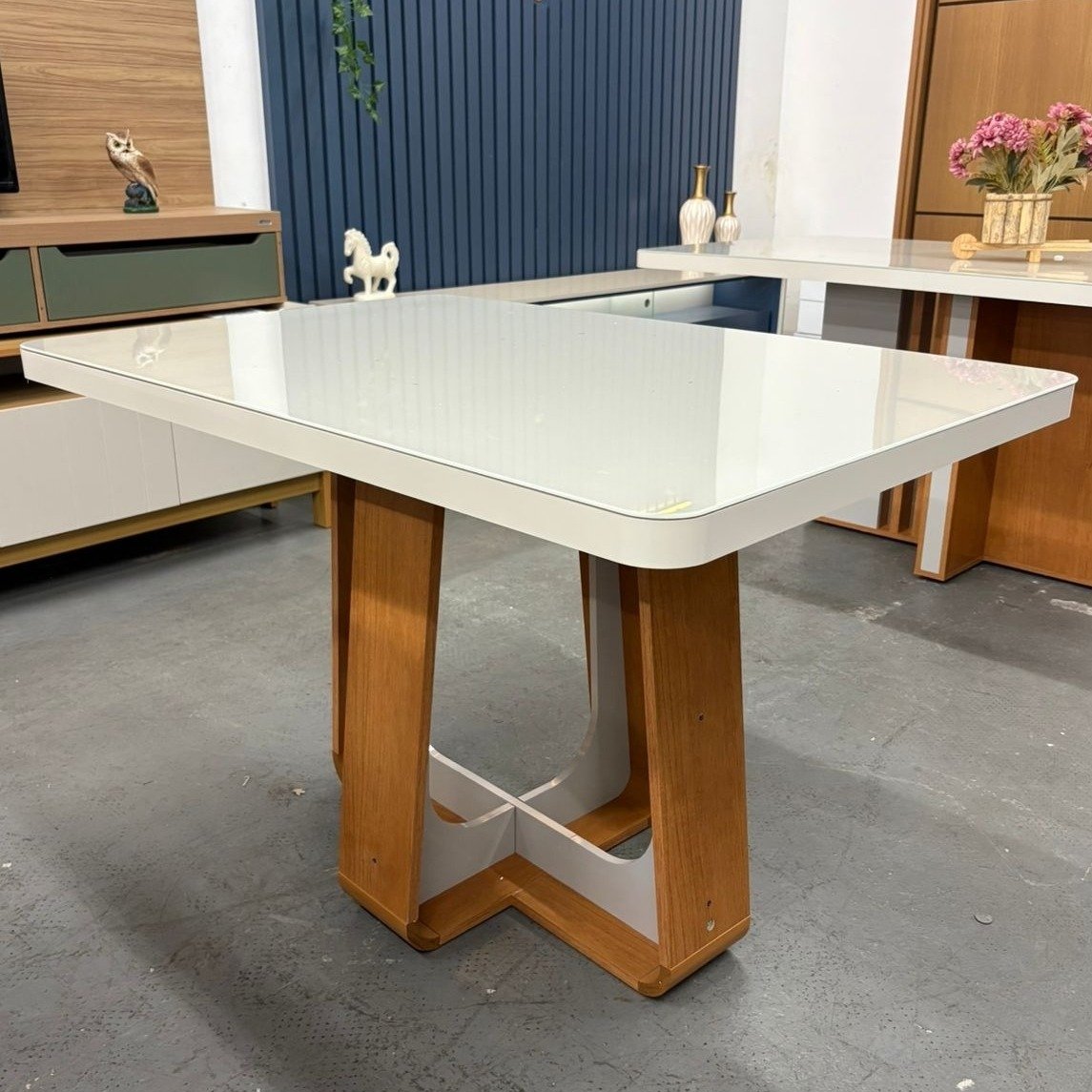 Mesa Sintonia (Tampo Maxi) 170 Amêndoa Clean/Off White com 6 Cadeiras Gaya Linho Preto 09 – LOPAS + J SILVA MÓVEIS - Imagem 3